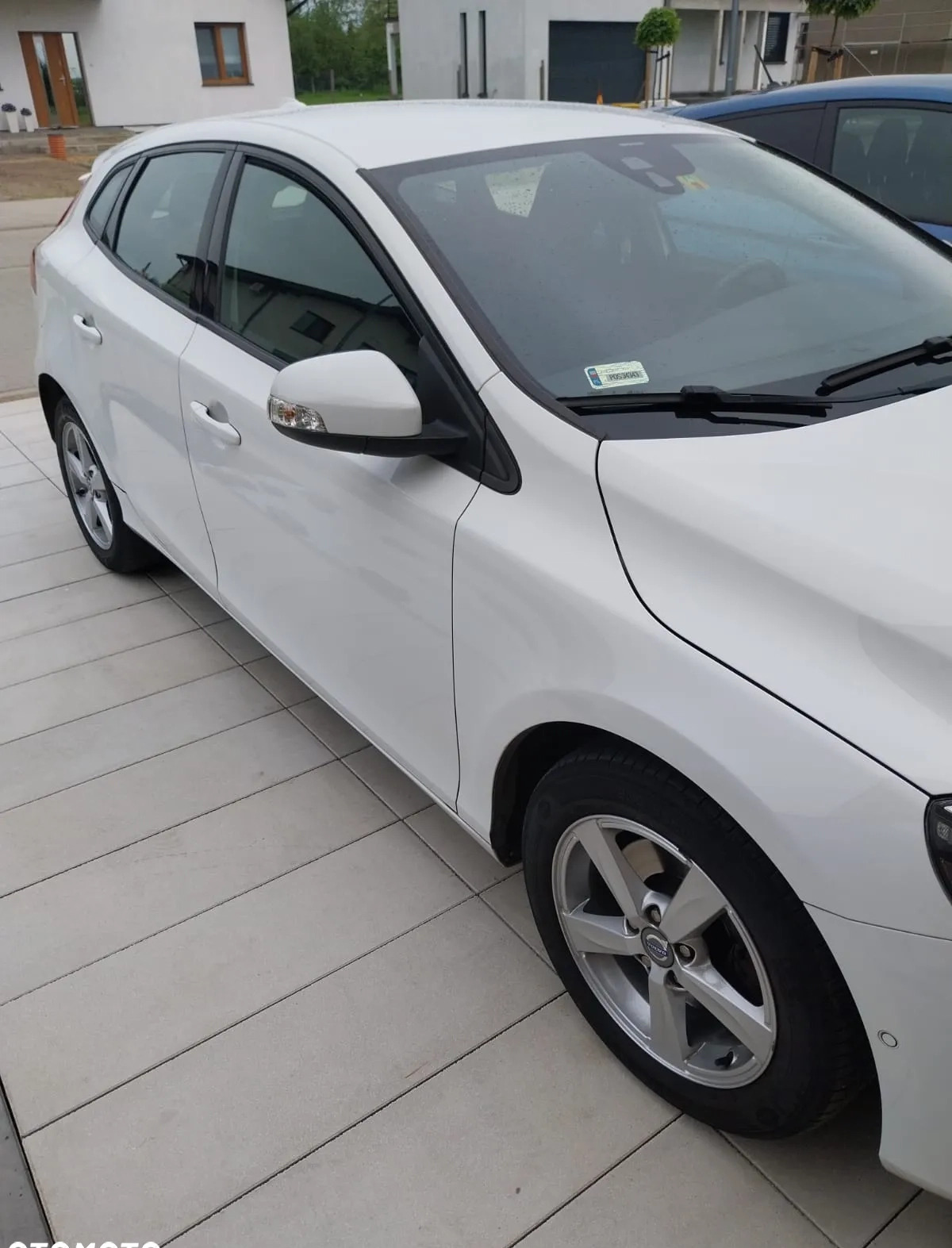 Volvo V40 cena 49000 przebieg: 76000, rok produkcji 2013 z Limanowa małe 46